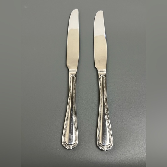 Oneida Countless Stainless 2 Dinner Knives Beaded Glossy Flatware E51N - Picture 6 of 9